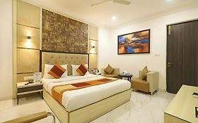 Hotel Aerotech Near Delhi Airport